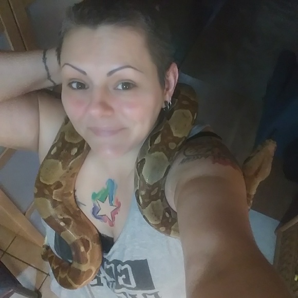 Meet your Posher, Serena - Picture 4 of 8